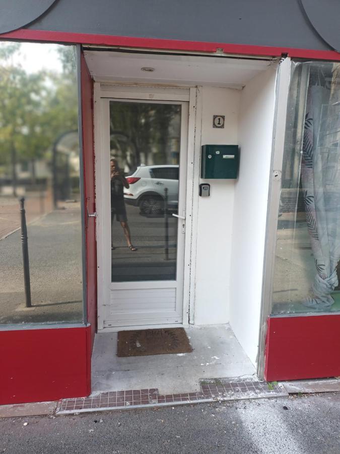 La Casa Verde La Fere Luaran gambar